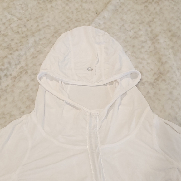 BNWOT lululemon rare longsleeve with hood - Picture 3 of 9